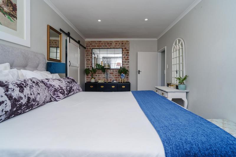 2 Bedroom Property for Sale in Harfield Village Western Cape